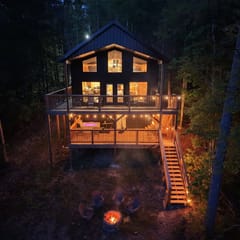 Chasin Turkeys | RRG| Lakefront Retreat w/ Hot Tub & Arcade Game
